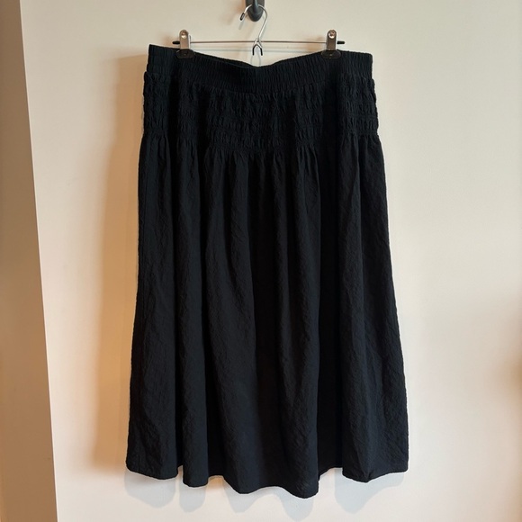A New Day Black Smocked Pleated Midi Skirt XXL Elastic Waist Bohemian Vacation - Picture 3 of 6